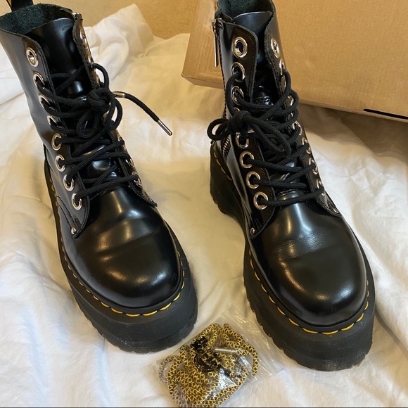 Dr. Martens JADON MAX Boots - Picture 3 of 16